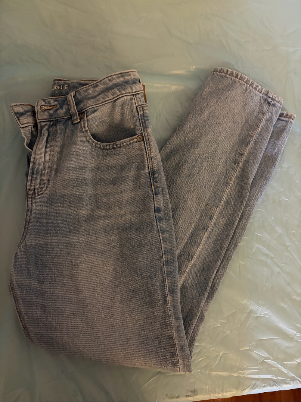 American Eagle Light Wash Women’s High-Rise Jeans - Classic Light Blue